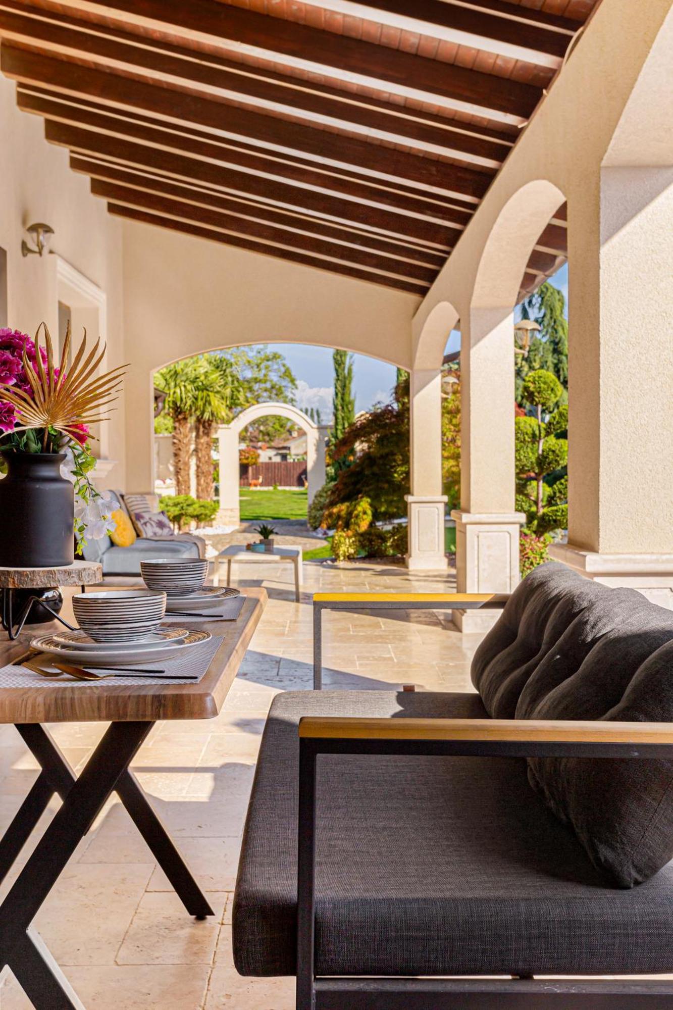 Sika Palladium Garden & Spa Central Apartment Arad Kültér fotó